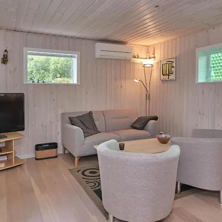 Dom wakacyjny Stunning In With 3 Bedrooms And Internet Ebeltoft