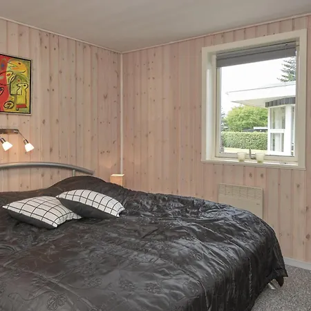 Dom wakacyjny Stunning In With 3 Bedrooms And Internet