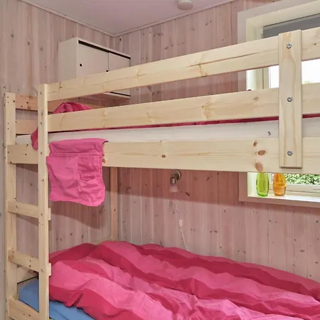 Stunning In With 3 Bedrooms And Internet *