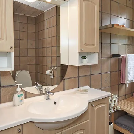 Holiday home Stunning In With 3 Bedrooms And Internet *